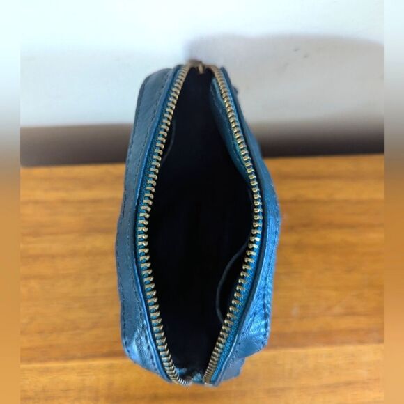 Wanderer's Travel Co Azzurra Pebbled Leather Bronte Bucket Crossbody Bag EUC - Picture 13 of 14